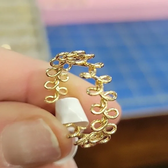 Wire Loops Gold Tone Ring Size 7 - Picture 2 of 3